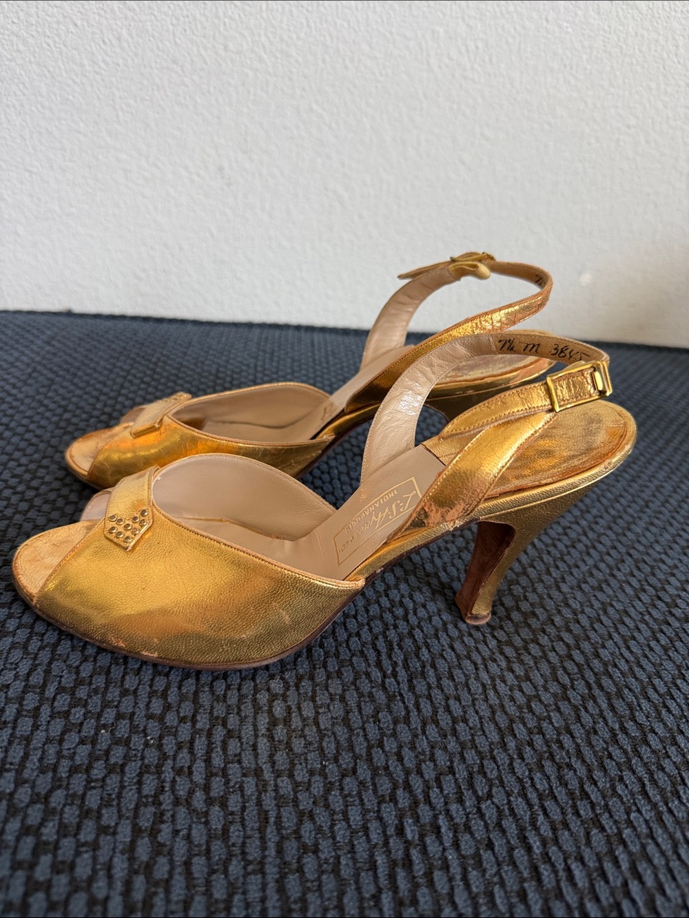 Gold Metallic Slingback Heels - Women 7.5 M Vintage 50's-60's - Picture 7 of 7